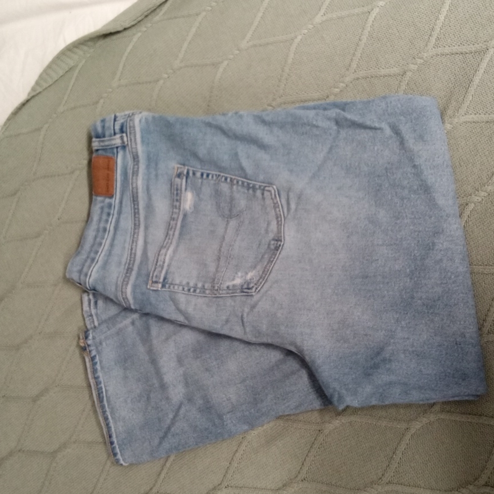 American Eagle Curvy Mom Jeans